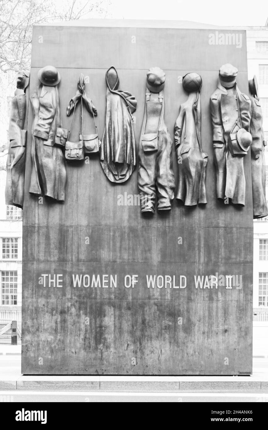 Women of world war two memorial Black and White Stock Photos & Images ...