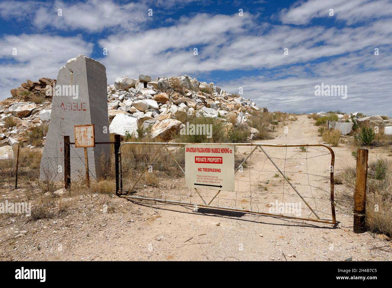 Marble quarry southwest of Karibib (at road D1952), Jonathan Palisandro