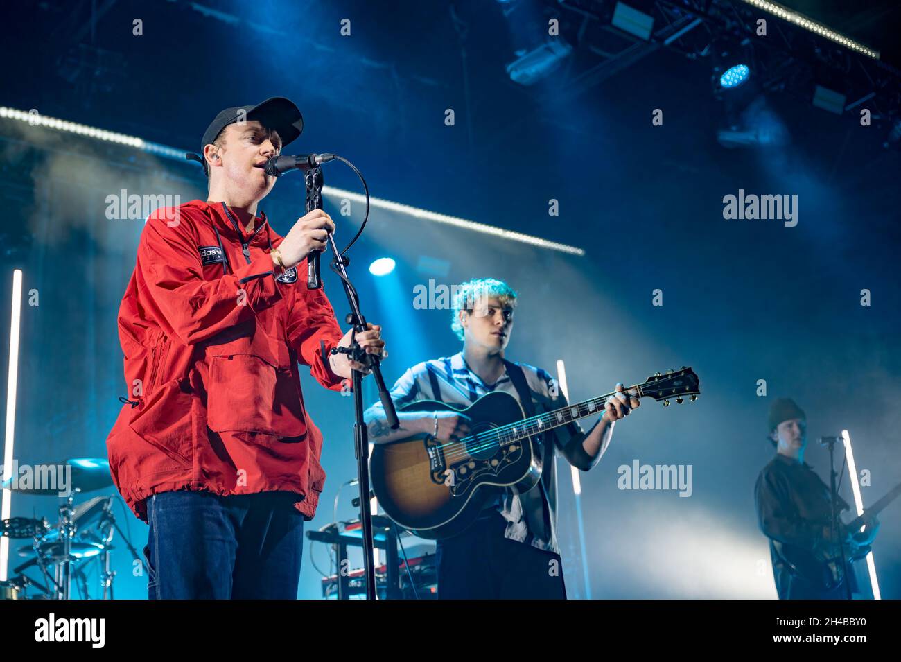 Manchester, UK. 1st November 2021. Tommy O'Dell, Matt Mason, and Johnny Took of the band DMA'S. perform the first of a 3 night run at Manchester Victoria Warehouse. 2021-11-01. Credit:  Gary Mather/Alamy Live News Stock Photo