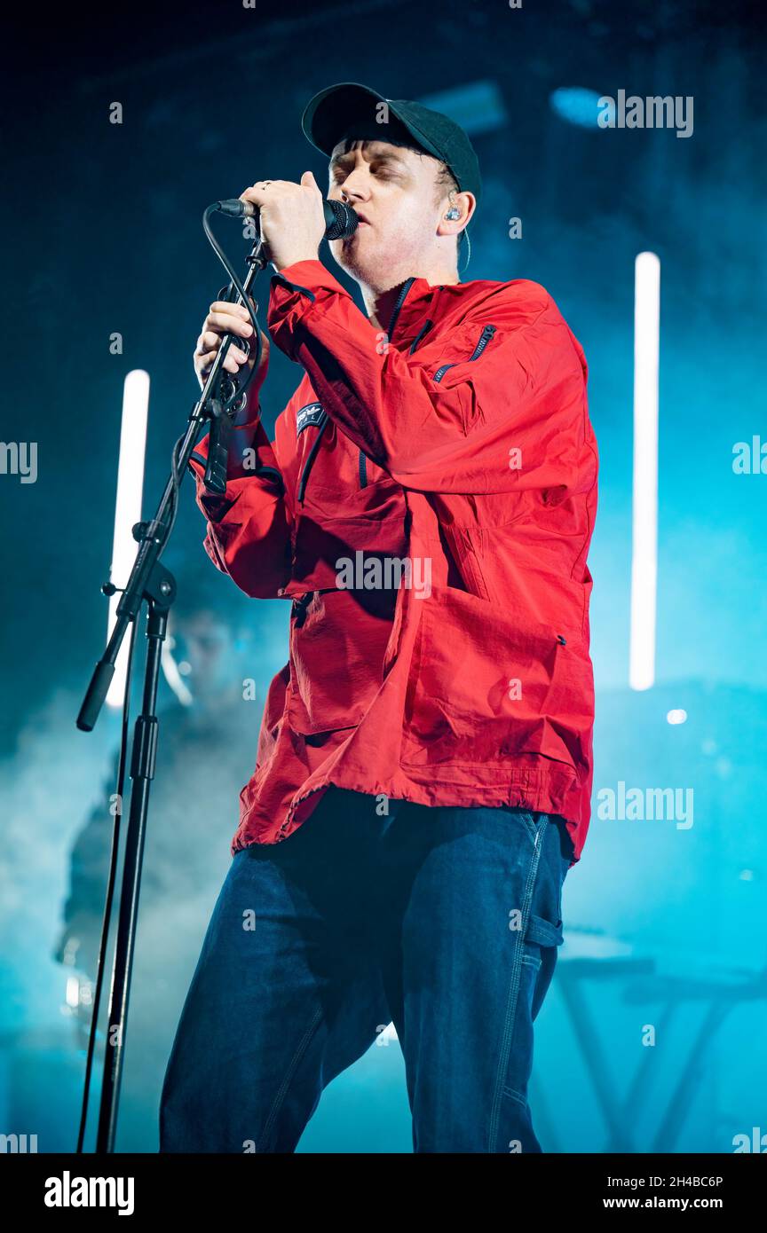 Manchester, UK. 1st November 2021. Tommy O'Dell, Matt Mason, and Johnny Took of the band DMA'S. perform the first of a 3 night run at Manchester Victoria Warehouse. 2021-11-01. Credit:  Gary Mather/Alamy Live News Stock Photo