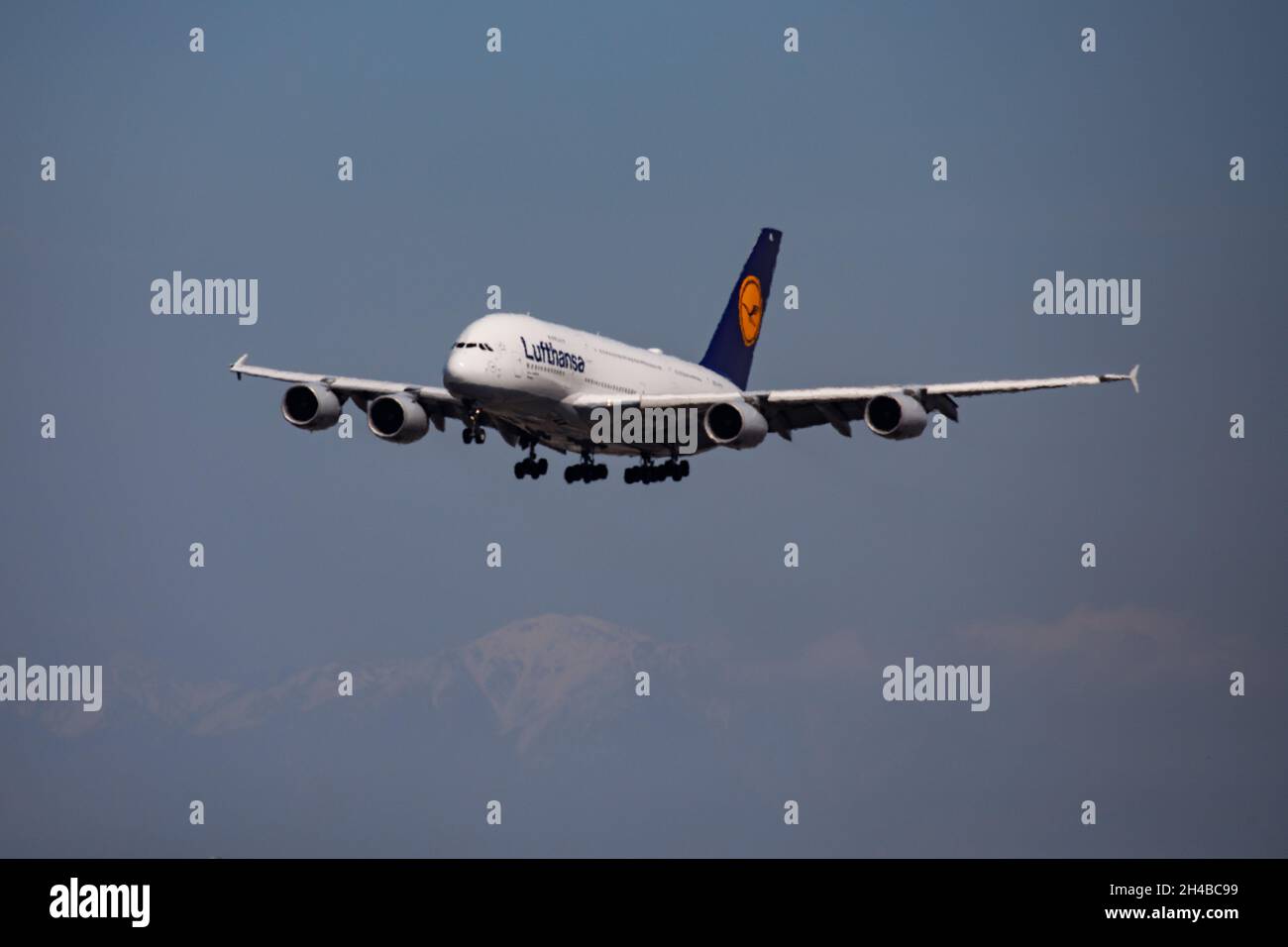 Los Angeles, California, USA. 29th Mar, 2019. A Lufthansa Airbus SE A380 (Registration D-AIML) lands at Los Angeles International Airport (LAX) on Friday, March 29, 2019 in Los Angeles, Calif. © 2019 Patrick T. Fallon (Credit Image: © Patrick Fallon/ZUMA Press Wire) Stock Photo