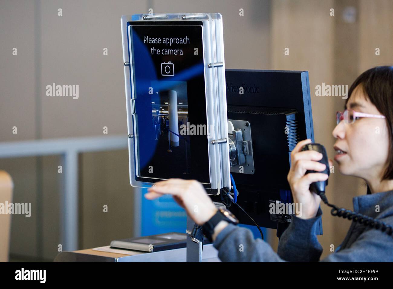Lax airport boarding gate hires stock photography and images Alamy