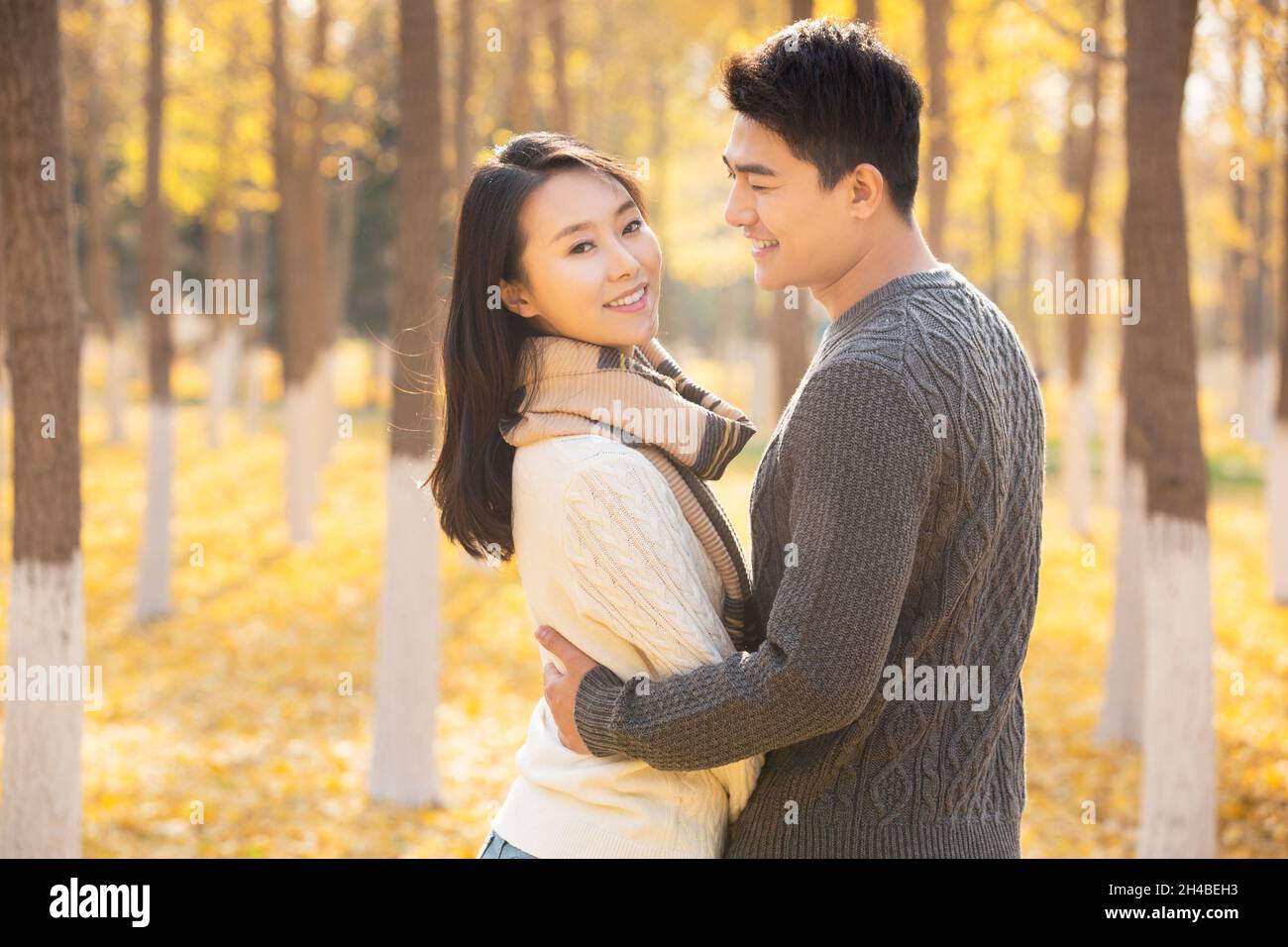 Sweet couple bonding outdoor hi-res stock photography and images - Alamy