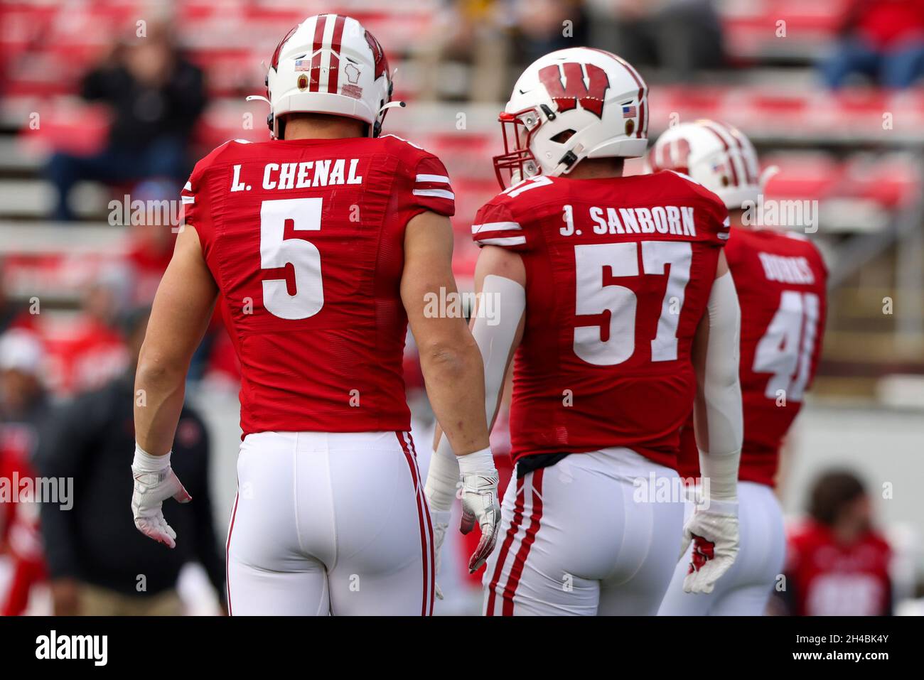 Wisconsin linebackers Leo Chenal and Jack Sanborn are heart and