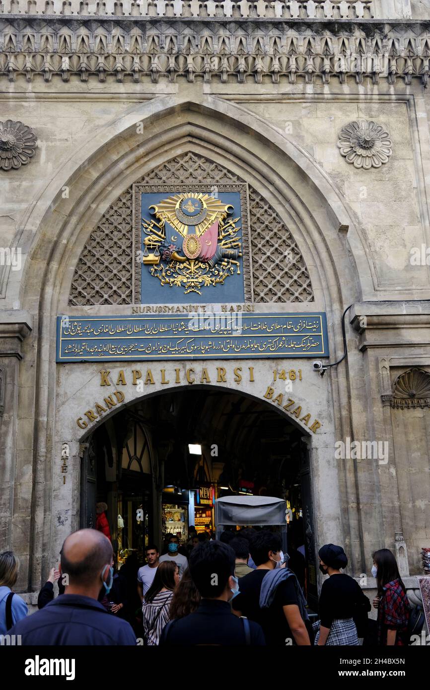 Tourists and locals outside the Grand Bazaar in Istanbul, Turkey Stock Photo