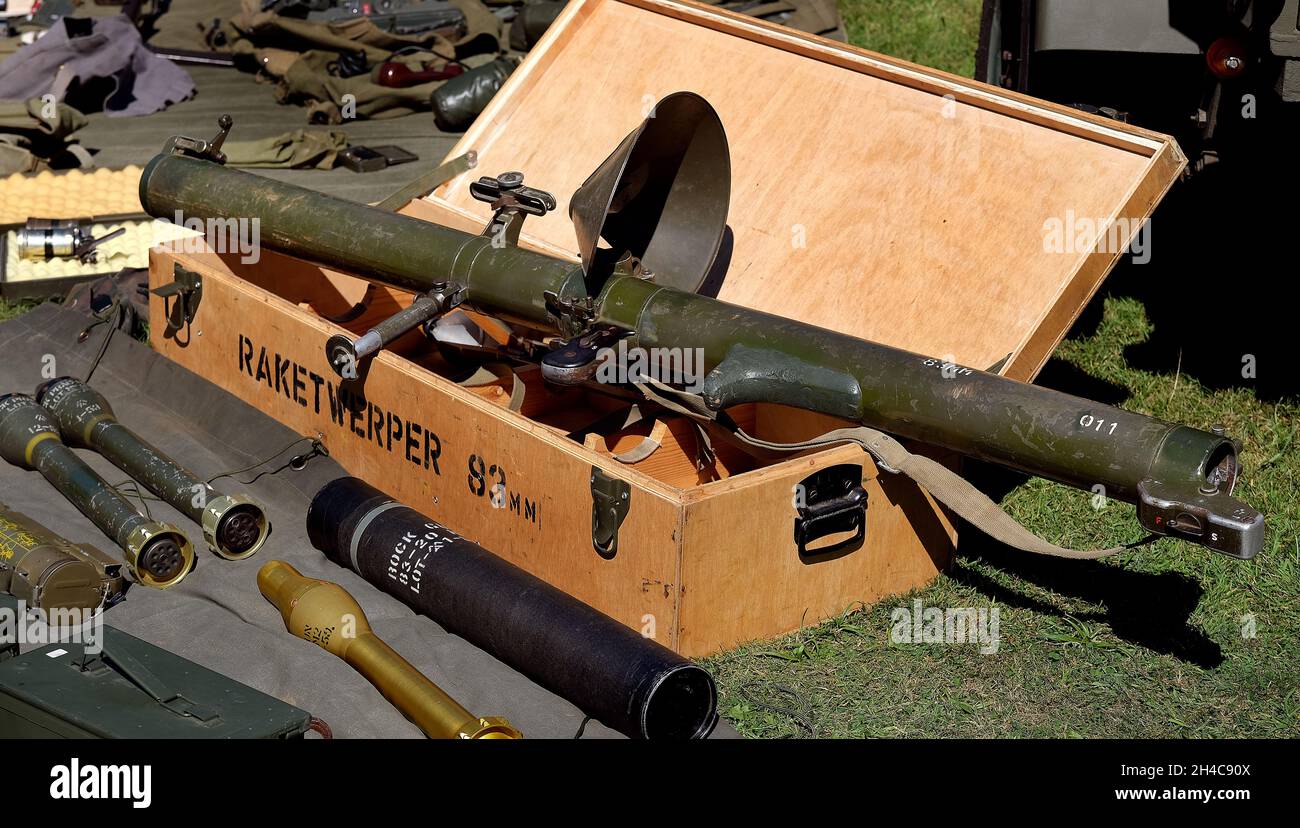 Anti tank rocket launcher weapon hi-res stock photography and images - Alamy