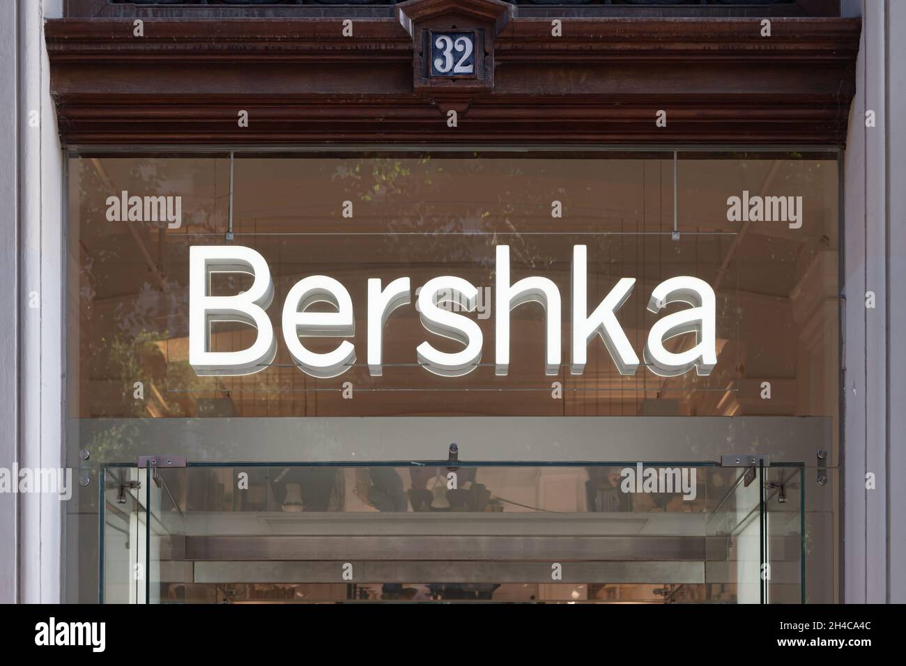 Bershka hi-res stock photography and images - Alamy