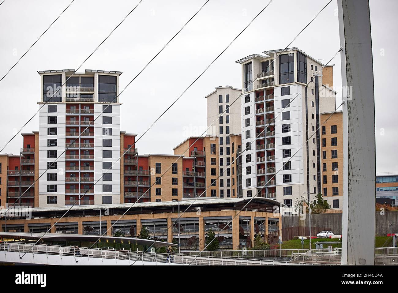 Newcastle upon Tyne Quayside area Baltic Quay apartments in gateshead overlooking the River Tyne Stock Photo