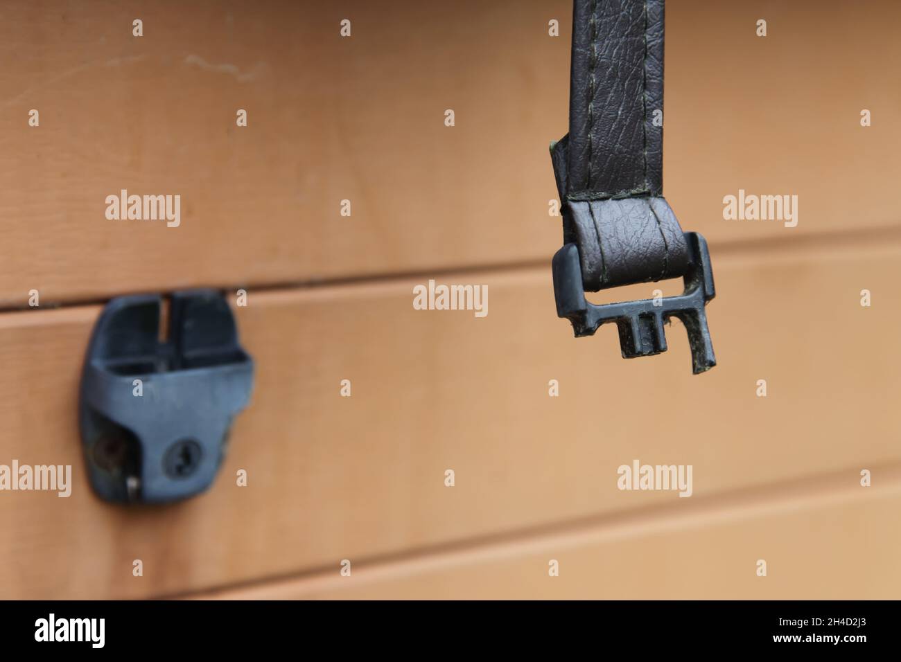 Hot tub lid fixing hires stock photography and images Alamy