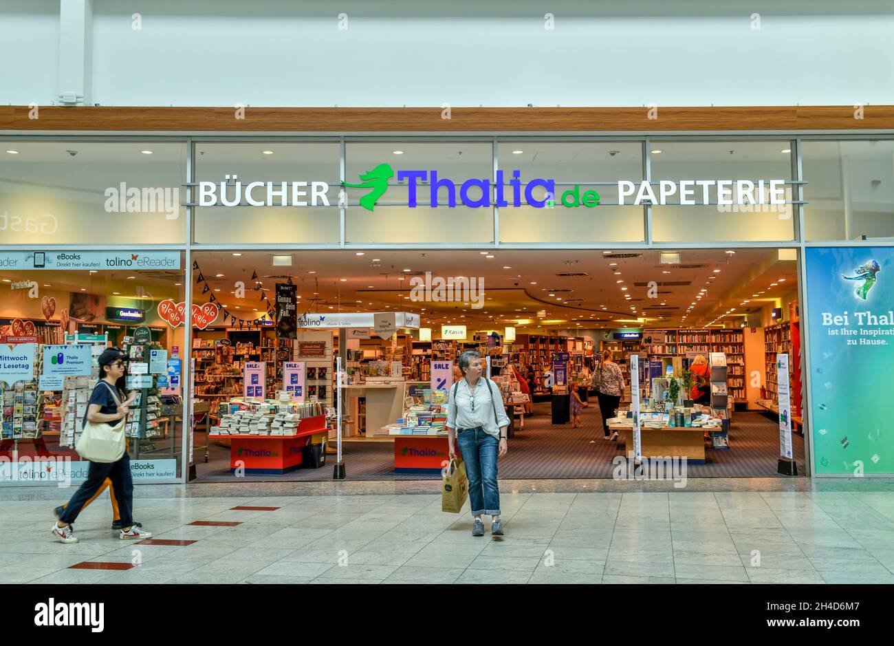 Buchhandlung Thalia, Einkaufszentrum Waterfront, AG-Weser-Straße,  Gröpelingen, Bremen, Deutschland Stock Photo - Alamy