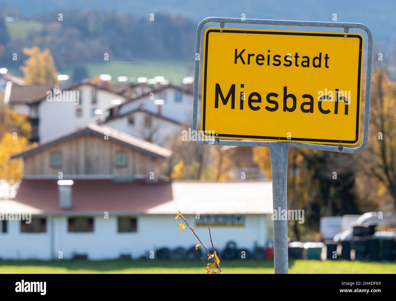 Miesbach, Germany. 02nd Nov, 2021. The town sign with the inscription 'Kreisstadt Miesbach' is located on the access road to the village. The district of Miesbach is currently one of the districts in Germany most affected by the coronavirus. Credit: Peter Kneffel/dpa/Alamy Live News Stock Photo