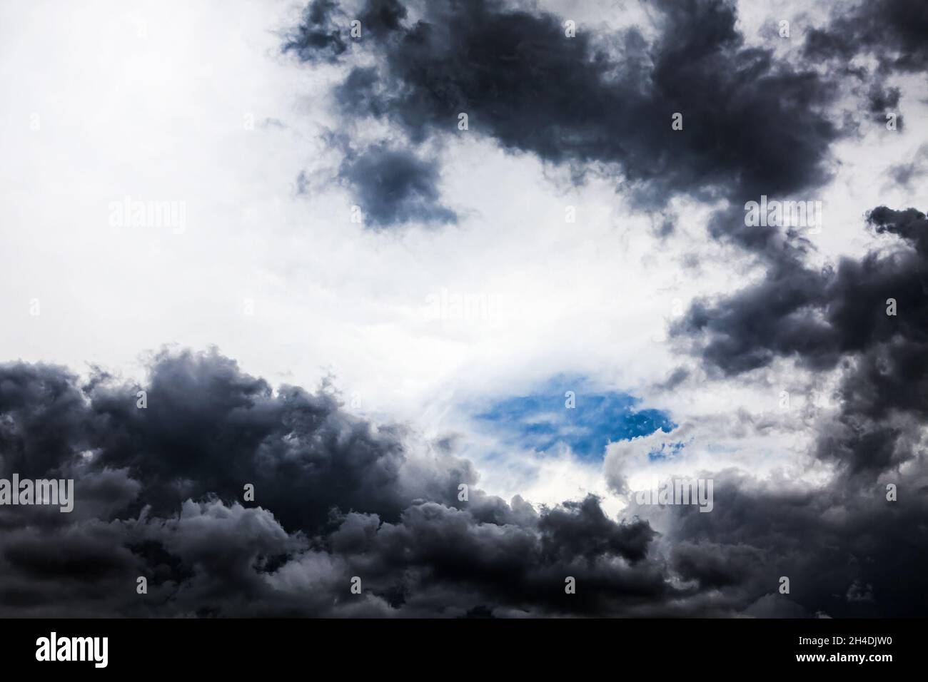 Dramatic Dark Clouds before Thunder Storm and Rain Stock Photo - Alamy
