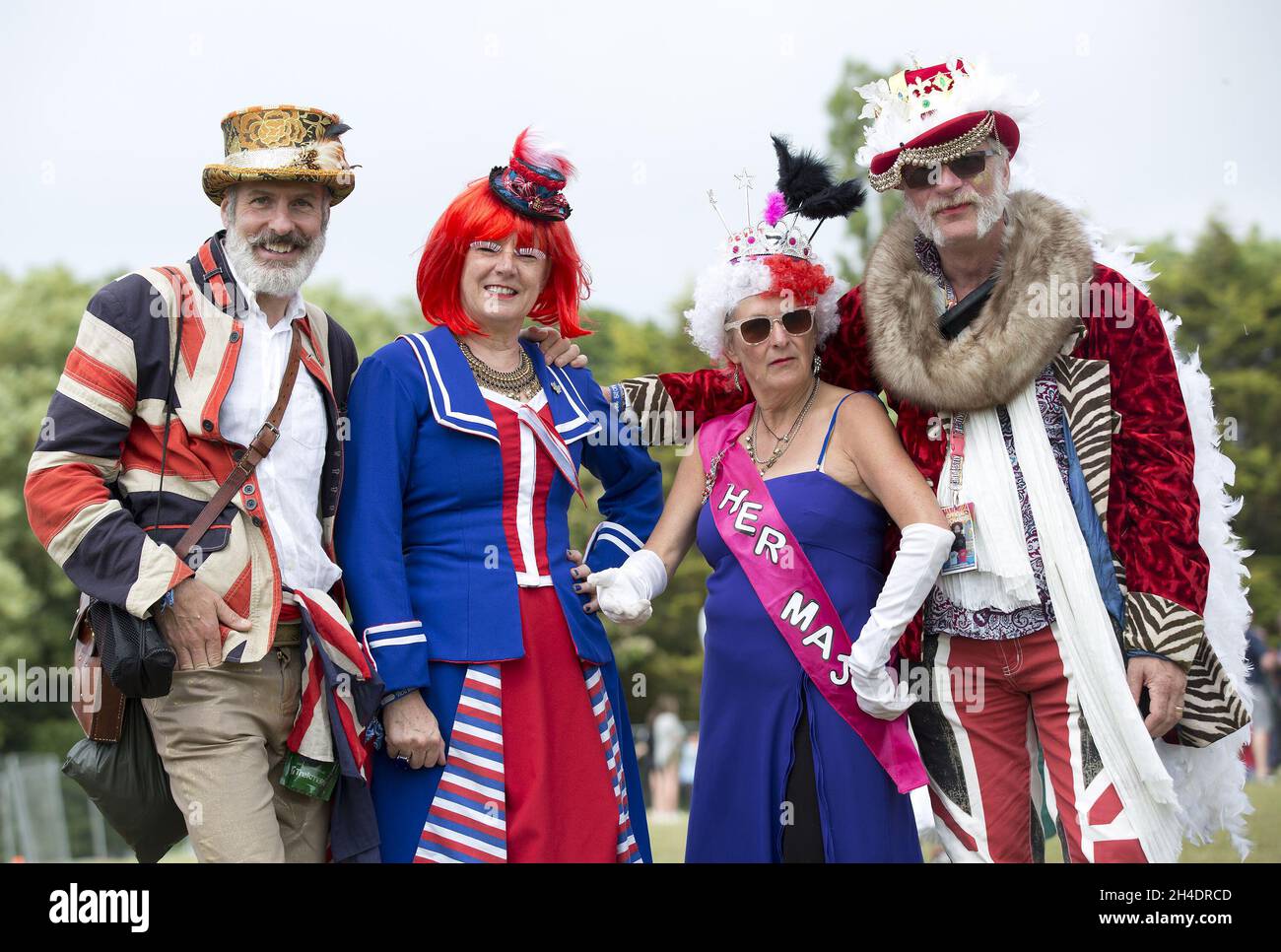 festival-goers-on-union-jack-fancy-dresses-in-the-last-day-of-the-isle
