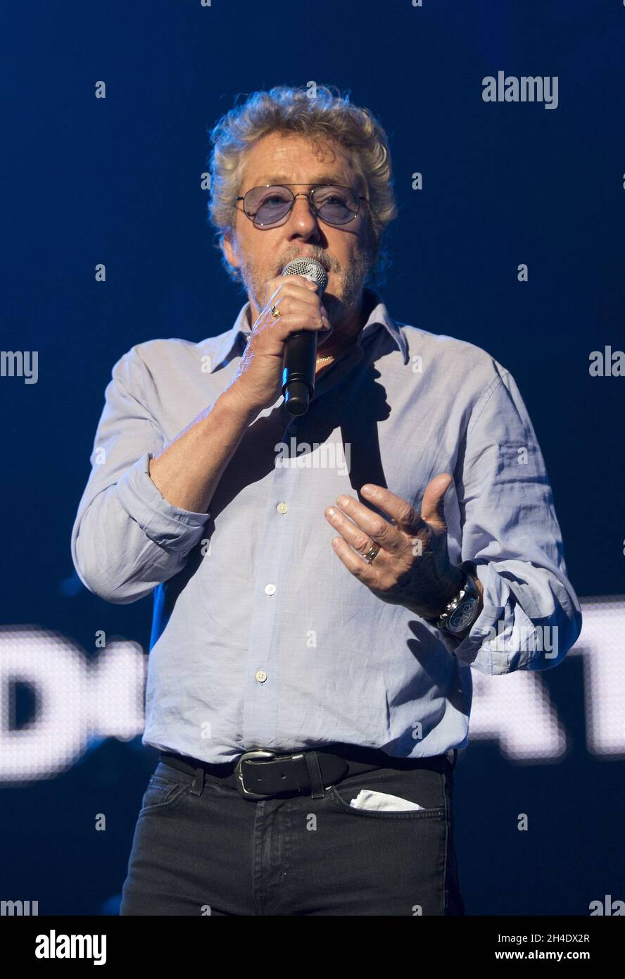Honorary Patron of Teenage Cancer Trust, Roger Daltrey CBE, presents Ed Sheeran at the second night of Teenage Cancer Trust annual concert series at the Royal Albert Hall, London. Picture date: Tuesday March 28, 2017. Photo credit should read: Isabel Infantes/ EMPICS Entertainment. Stock Photo