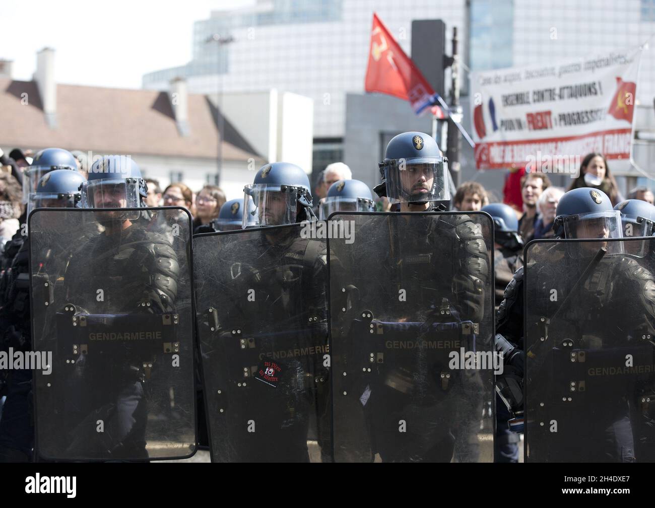 Riot police officers take position as they face anti-fascist activists ...