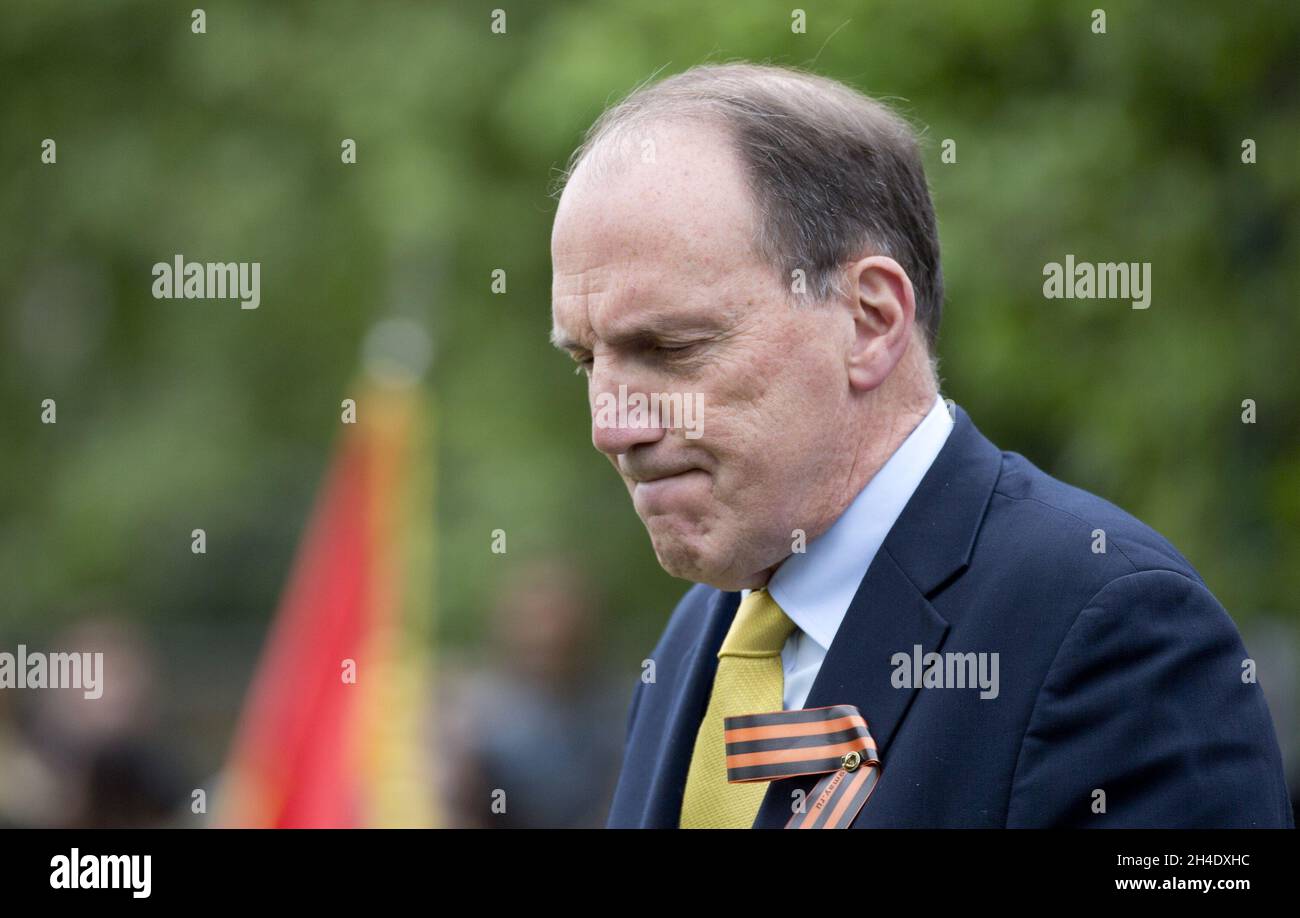 Former Liberal Democrat MP Simon Hughes looks mournful while laying flowers at the Soviet War Memorial during Victory Day celebrations  in London, to mark the 72nd anniversary of the victory of the Soviet Army and its Allies over Nazi Germany in World War II. Photo credit should read: Isabel Infantes / EMPICS Entertainment. Stock Photo