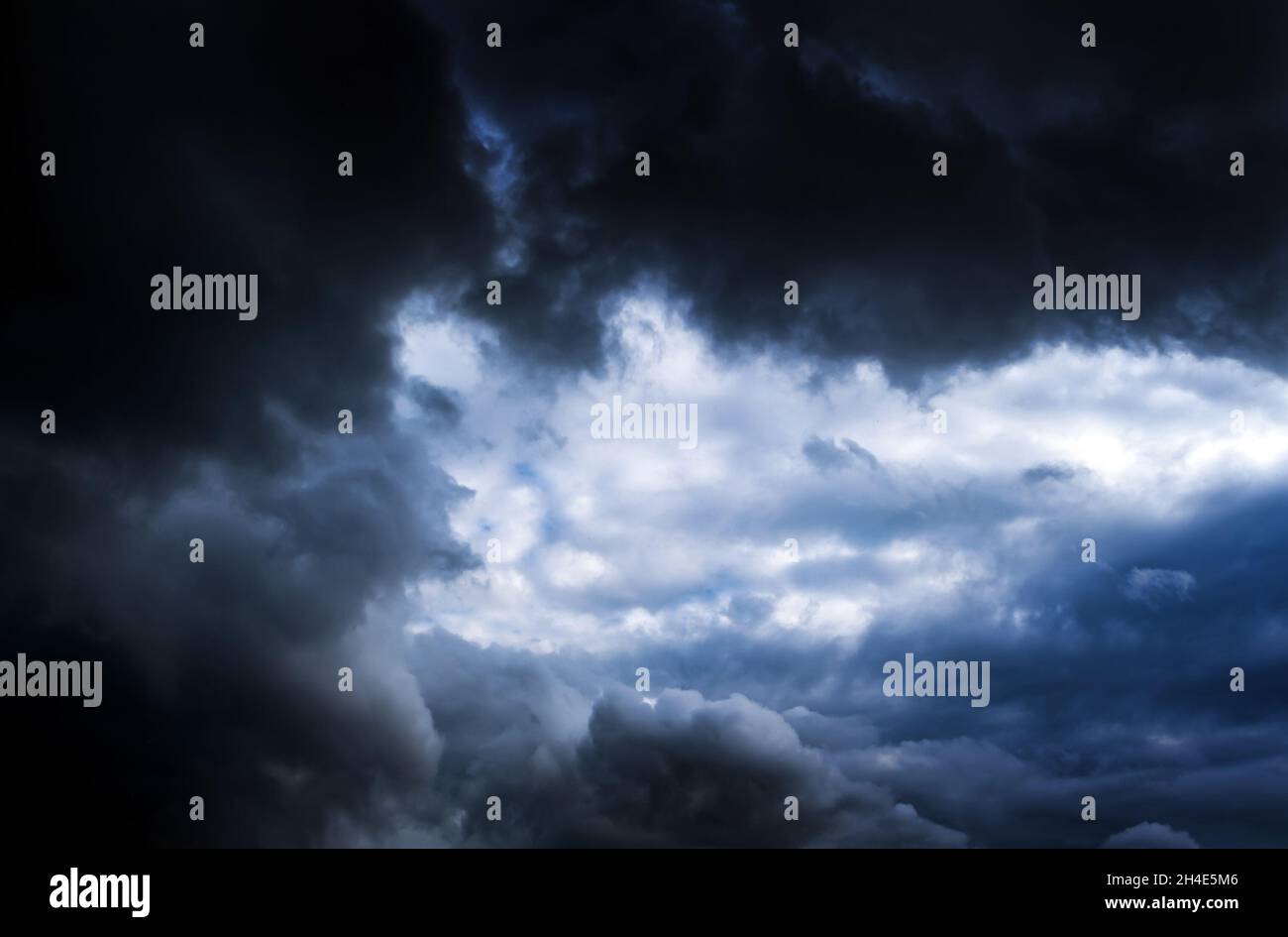 Dramatic Dark Clouds before Thunder Storm and Rain Stock Photo - Alamy