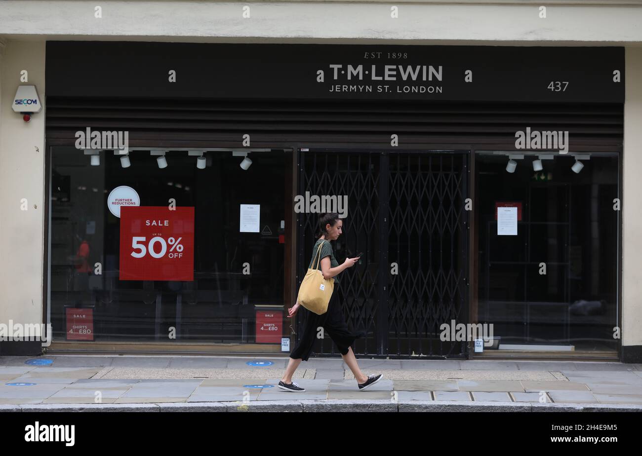 Tm lewin shop hi-res stock photography and images - Alamy
