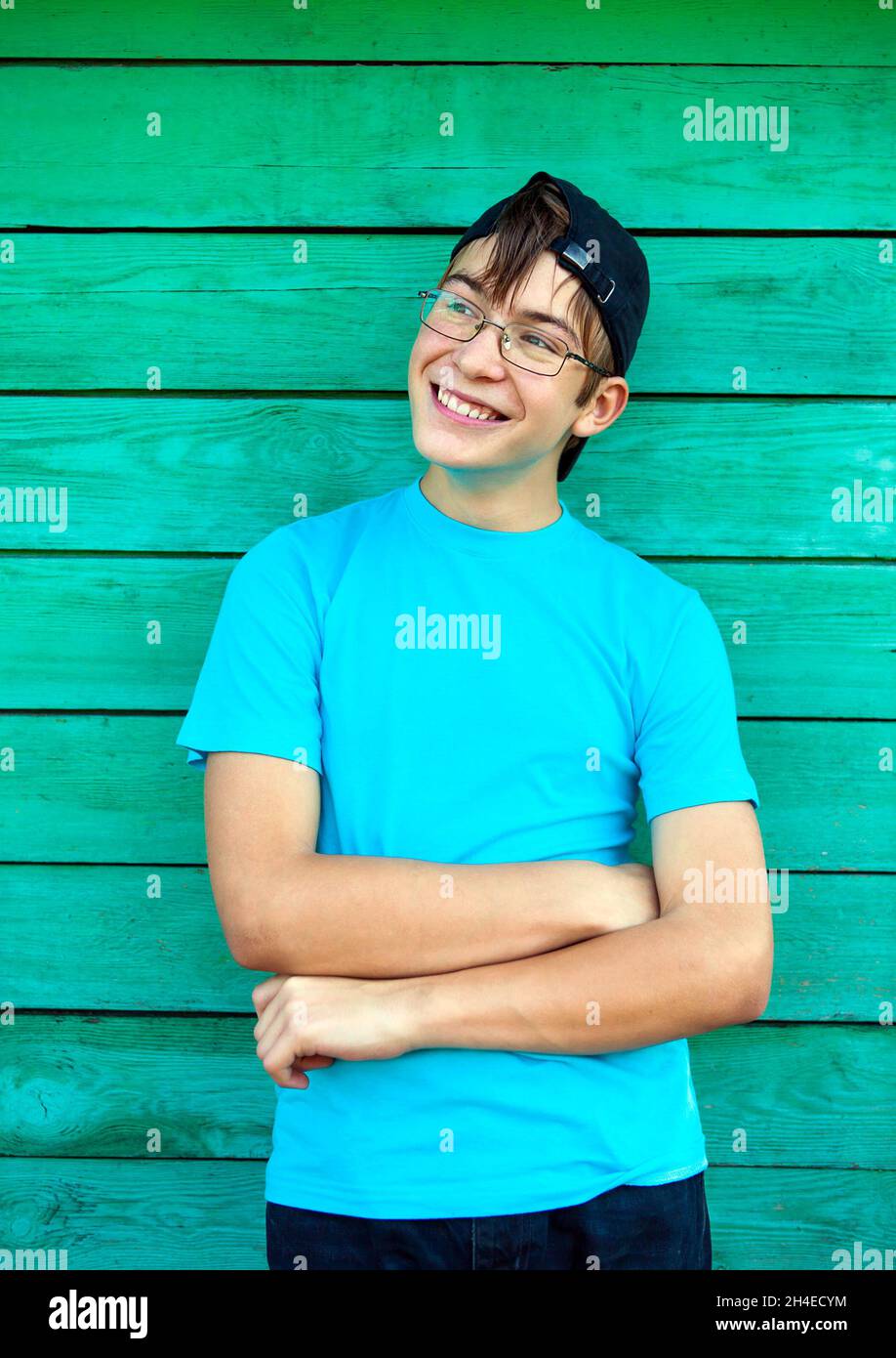 Teenage boy jeans cap hi-res stock photography and images - Alamy