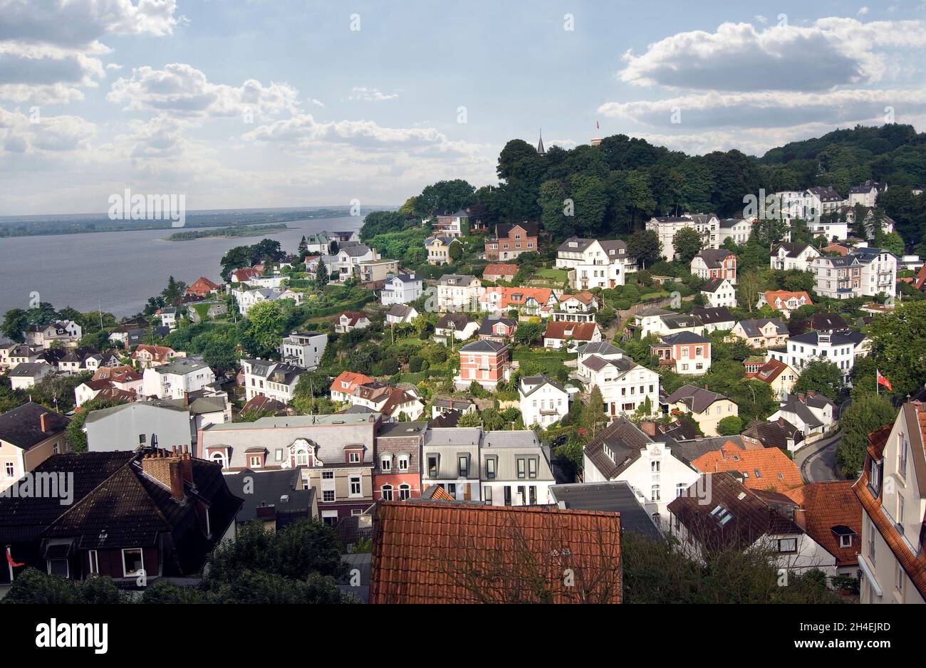 Blankenese is a posh suburb of Hamburg, The beautiful houses of ...