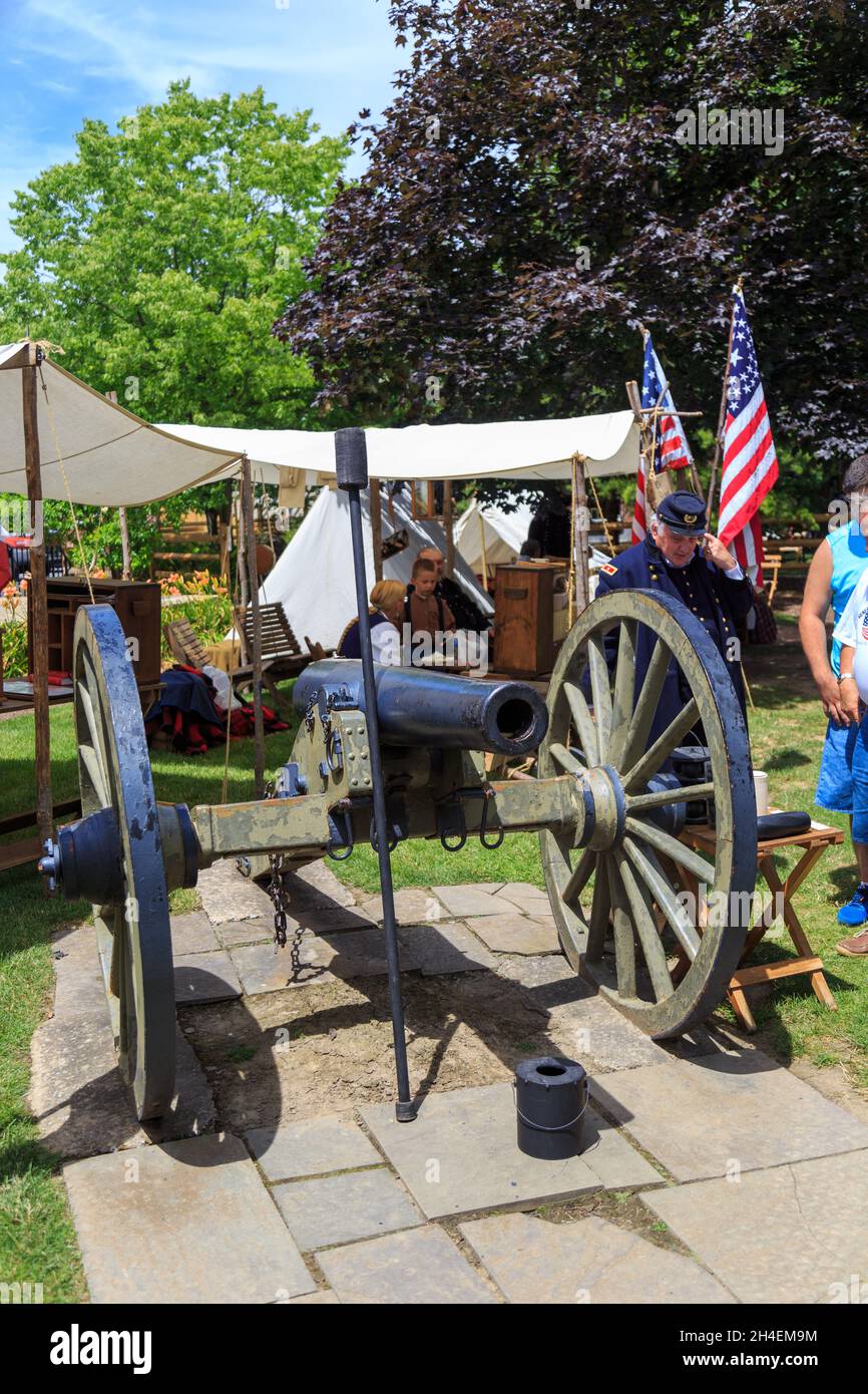 Gettysburg, PA, USA - July 2, 2016: Reenactors wearing typical civil war period clothing at the Heritage Center mingle with tourists during the annual Stock Photo