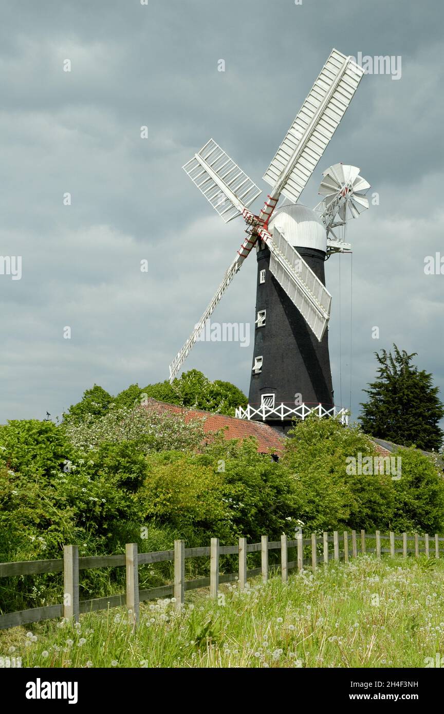 Skidby Mill, Beverley Rd, Skidby, Cottingham, East Riding of Yorkshire HU16 5TF, 15 May 2004. Stock Photo