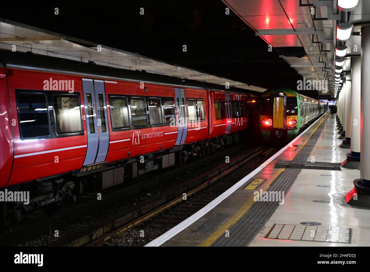 Victoria station london gatwick airport hires stock photography and images Alamy