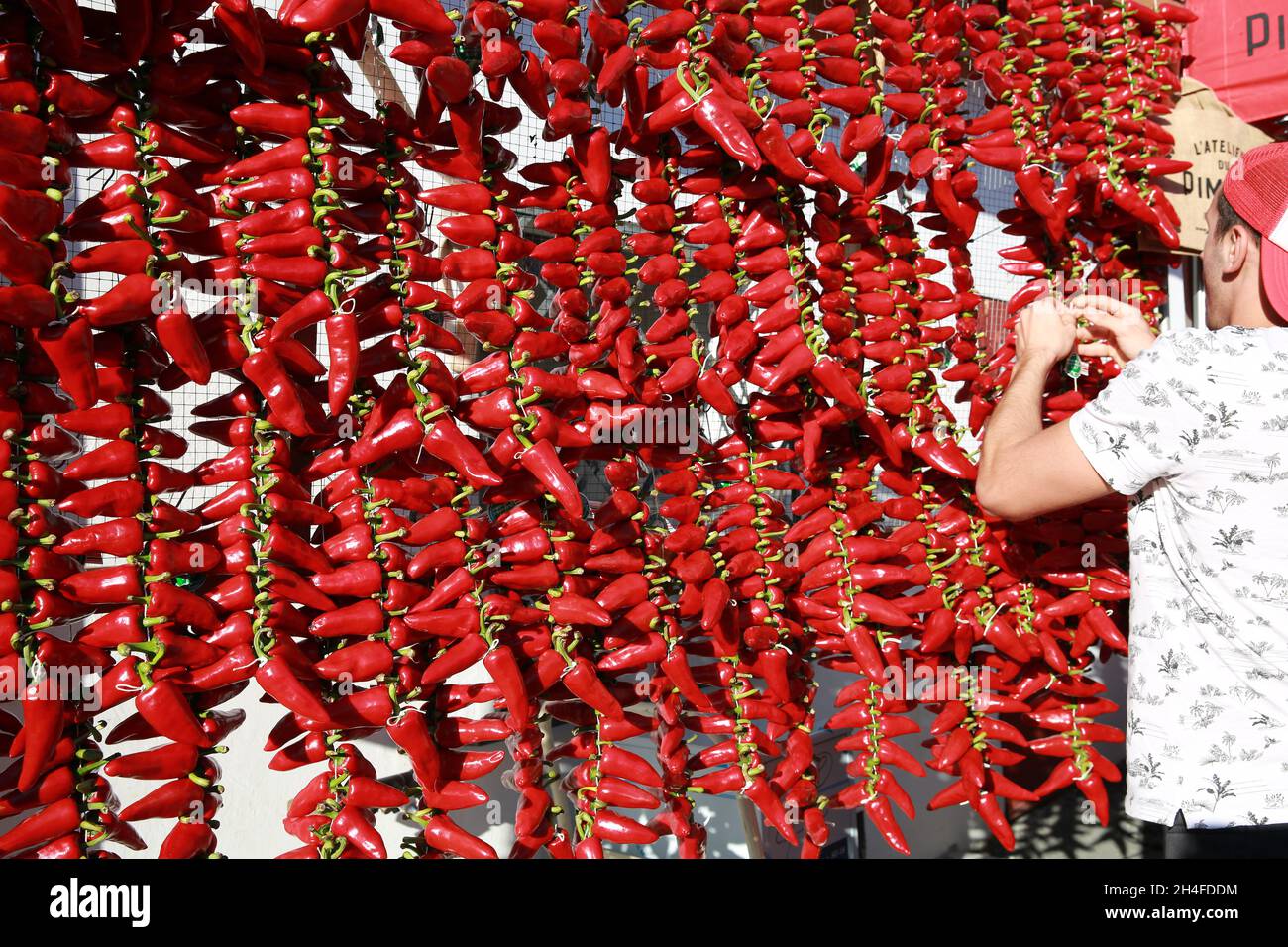 Strings of chillies hi-res stock photography and images - Alamy