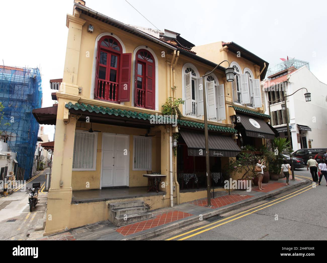 Ann Siang Hill and Beaujolais in Singapore's Chinatown district in old colonial shop house buildings. Stock Photo
