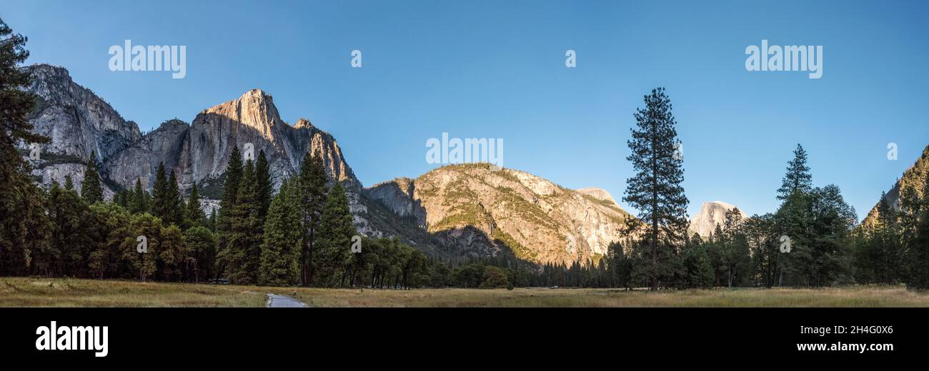 Sunset in the Yosemite Valley, Yosemite National Park, USA Stock Photo ...