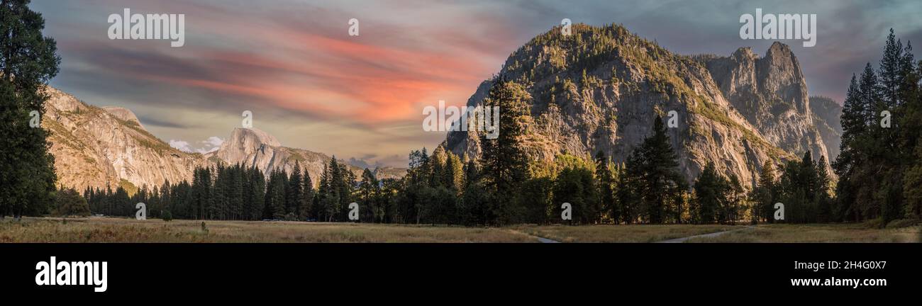 Sunset in the Yosemite Valley, Yosemite National Park, USA Stock Photo ...