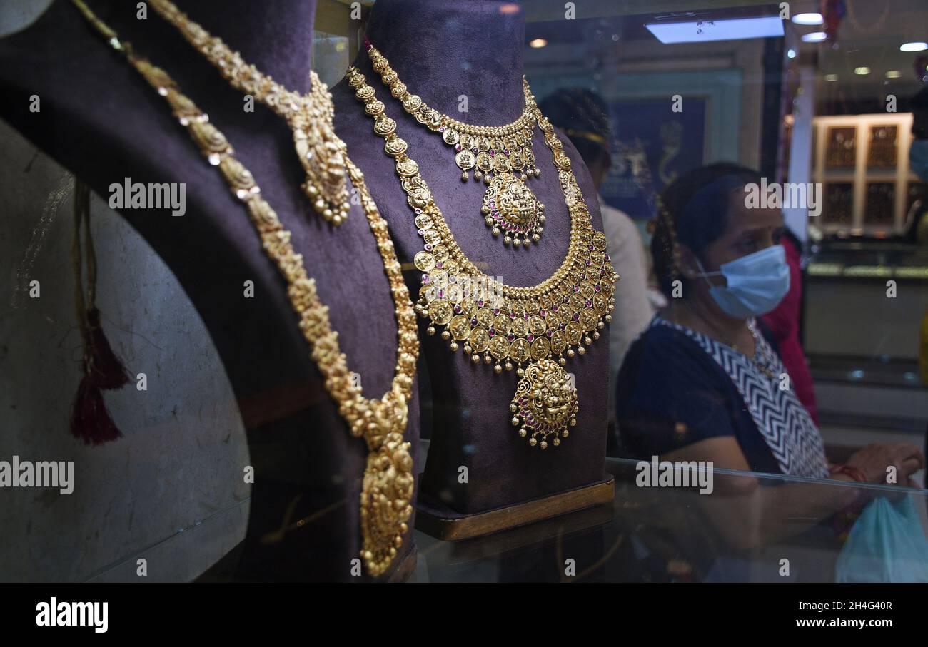 Mumbai, 02nd Nov, Gold Necklace Seen On Display Inside A , 57% OFF