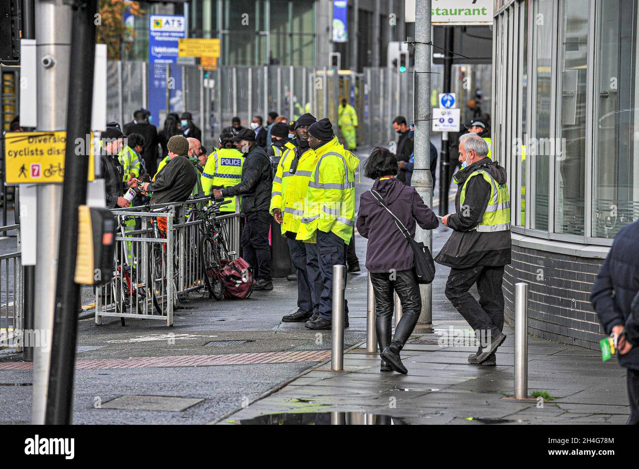 Cop26 security guards hires stock photography and images Alamy