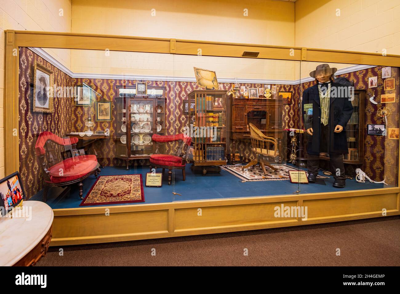 Plains indians and pioneers hi-res stock photography and images - Alamy