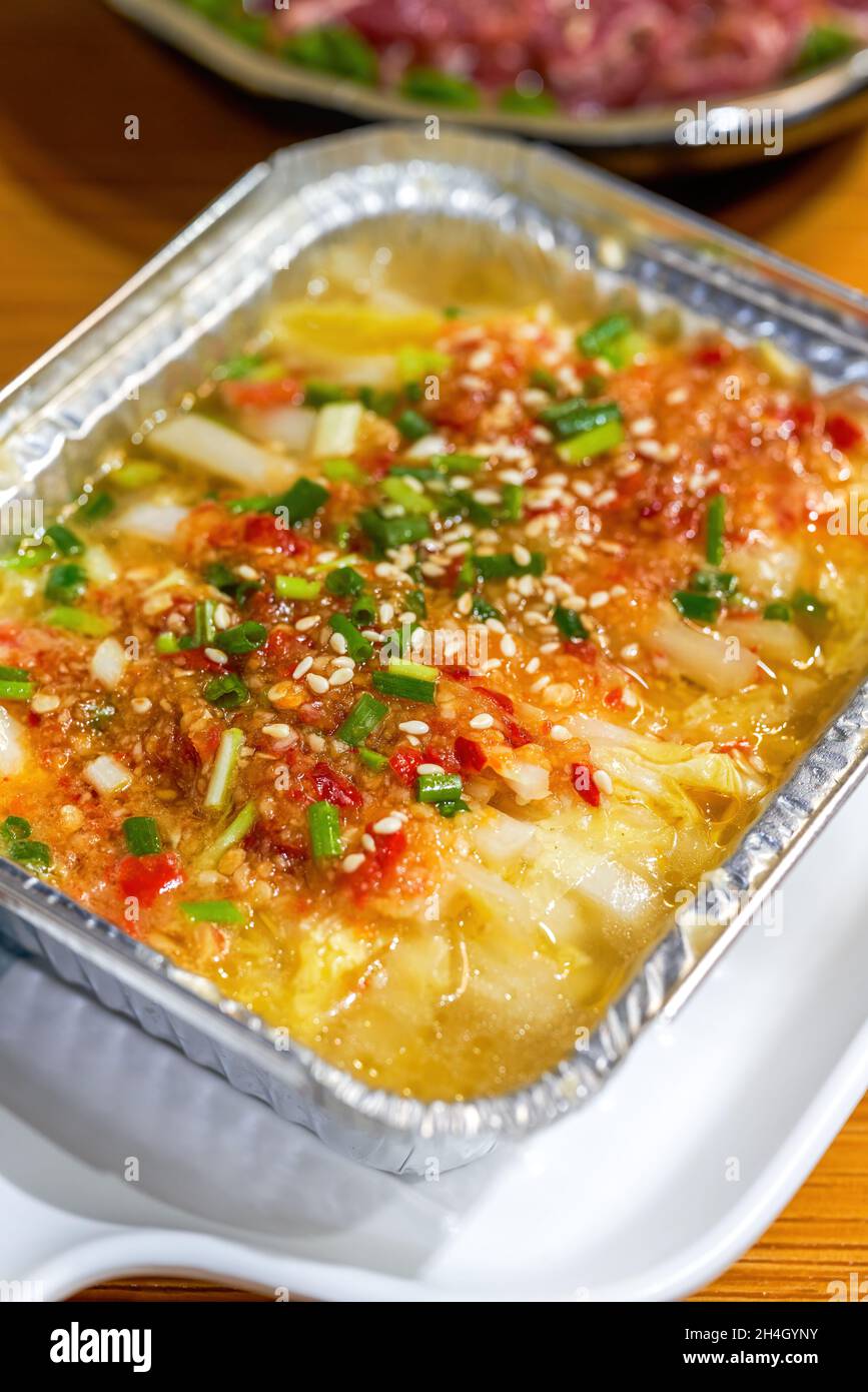 Tin foil doll dish hires stock photography and images Alamy