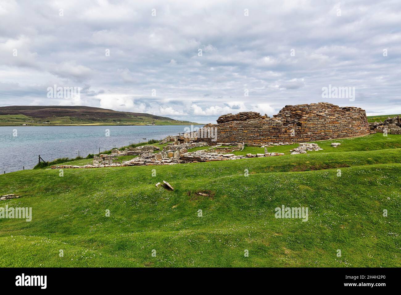 Ruins of an Iron Age settlement on the coast, Broch of Gurness, Tingwall, Mainland, Orkney Islands, Scotland, Great Britain Stock Photo