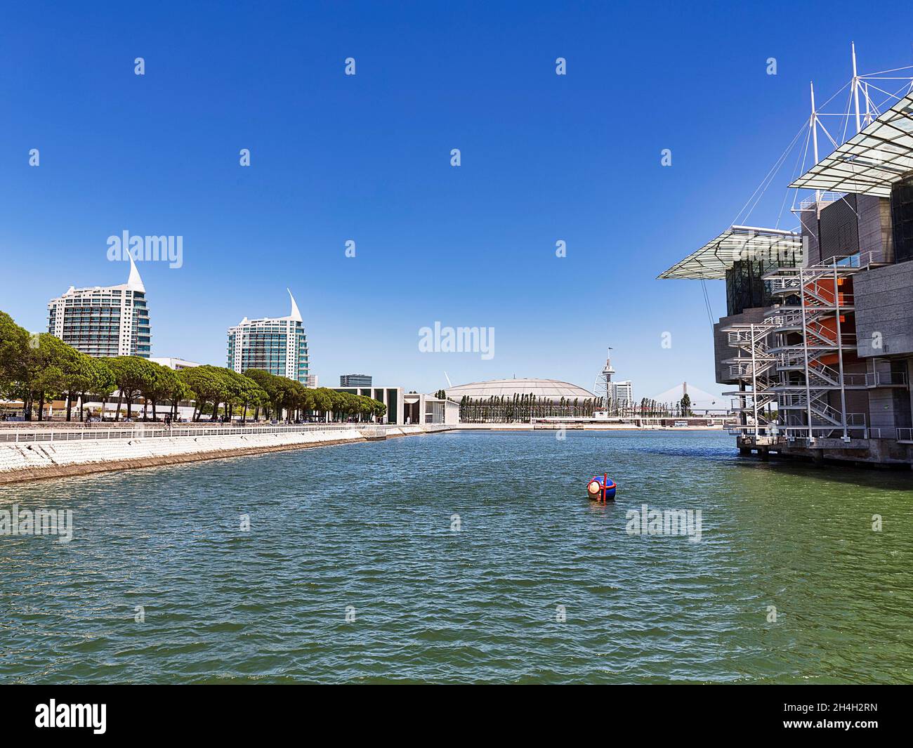 Oceanario de Lisboa with view of the twin towers Torres Sao Rafael and