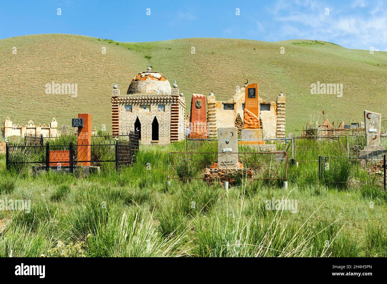 Muslim cemetery, Eki Naryn Gorge, Naryn region, Kyrgyzstan Stock Photo