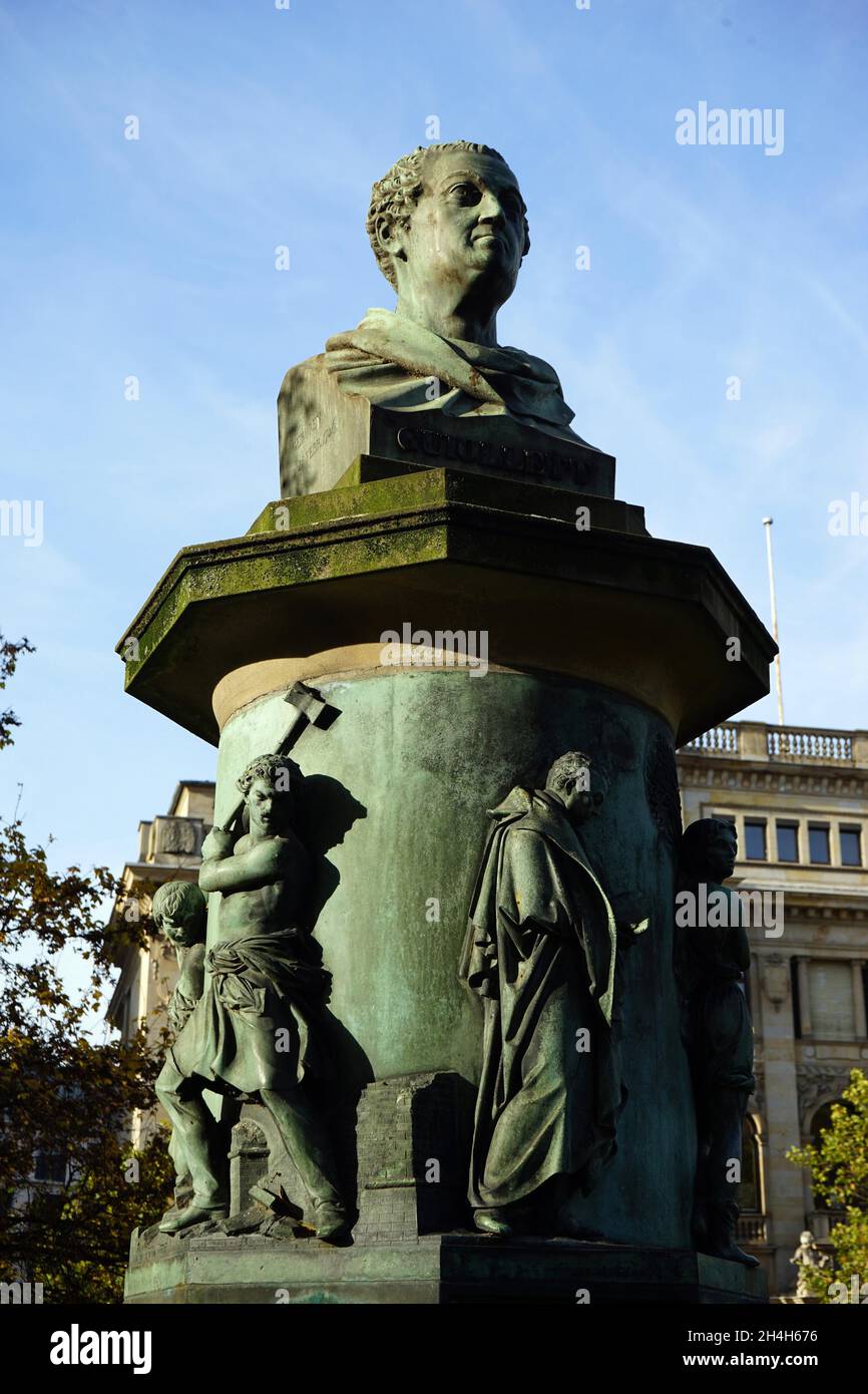 Guiollett Monument, Jakob Guiollett, Frankfurt master builder, ramparts