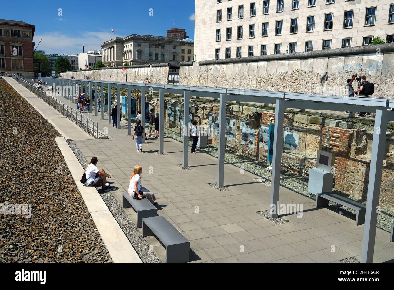 Former site of the Gestapo, the SS and the Reich Security Main Office, exhibition Topography of Terror, remains of the Wall at the back and Detlev Stock Photo