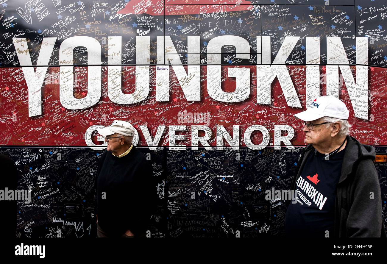 Chantilly, Virginia, USA. 30th Oct, 2021. The tour bus for Glenn Youngkin, the Republican