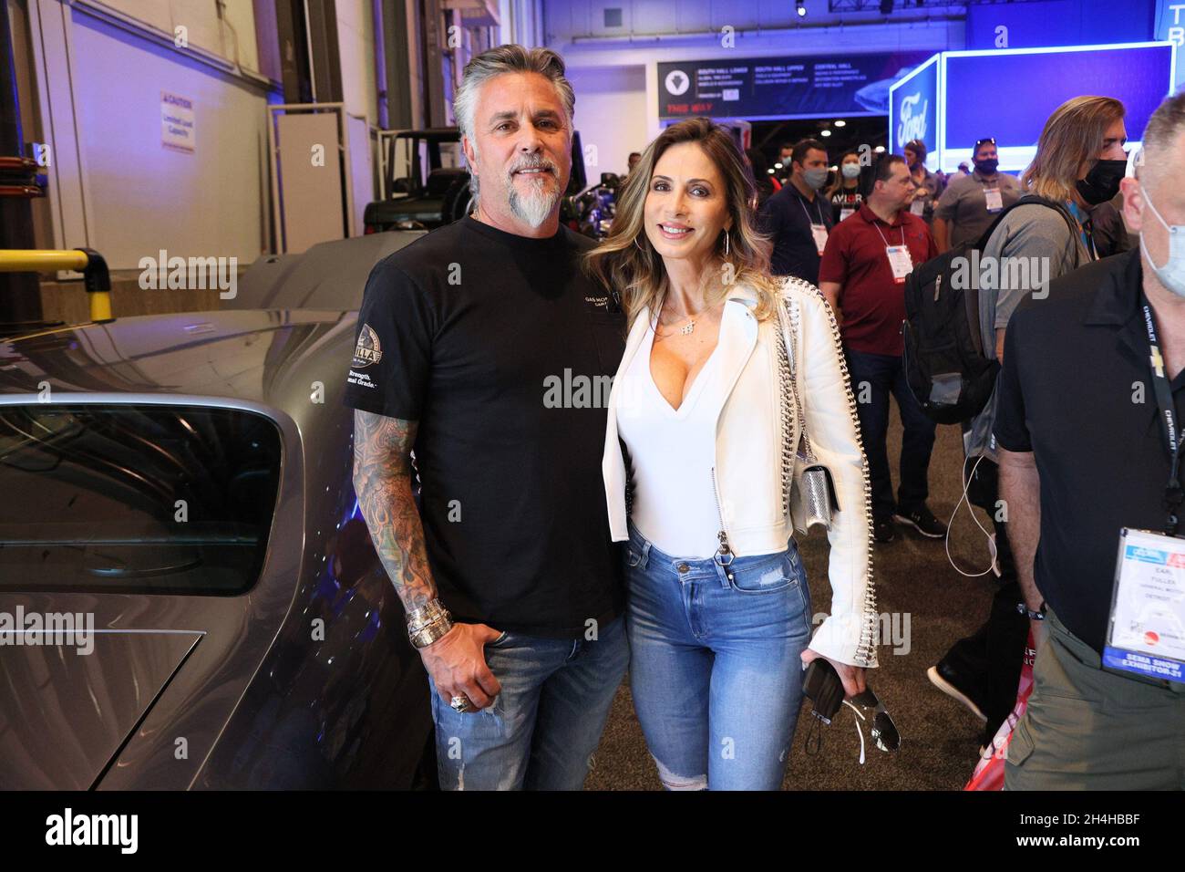 Las Vegas, NV, USA. 2nd Nov, 2021. Richard Rawlings, Katerina Rawlings