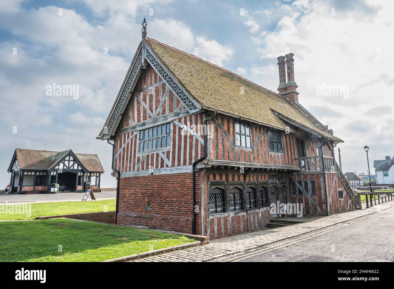 This medieval building is Moot Hall located on the promenade of the Suffolk Coast and historical resort town of Aldeburgh, the town that time forgot Stock Photo