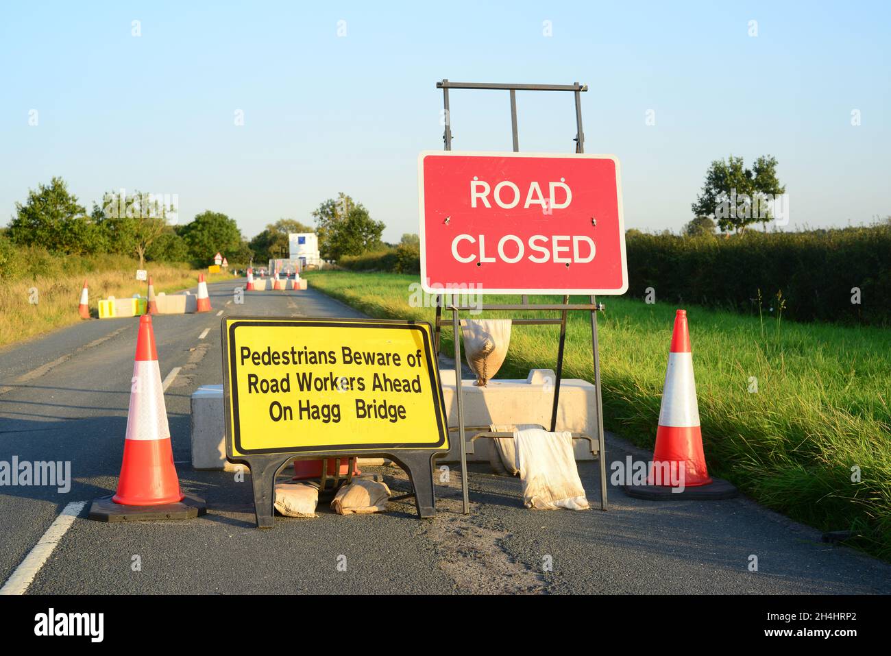 road closed warning sign at hagg bridge near melbourne due to bridge