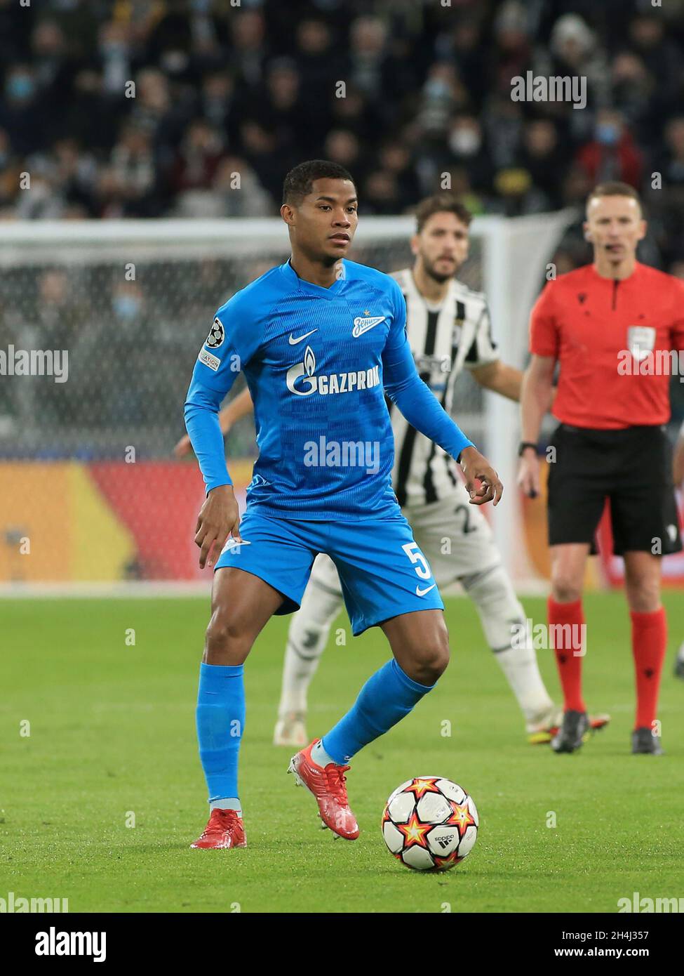 Turin, Italy. 02nd Nov, 2021. Wilmar Barrios (Zenit St. Petersburg) controlling the ball during Juventus FC vs Zenit St. Petersburg, UEFA Champions League football match in Turin, Italy, November 02 2021 Credit: Independent Photo Agency/Alamy Live News Stock Photo