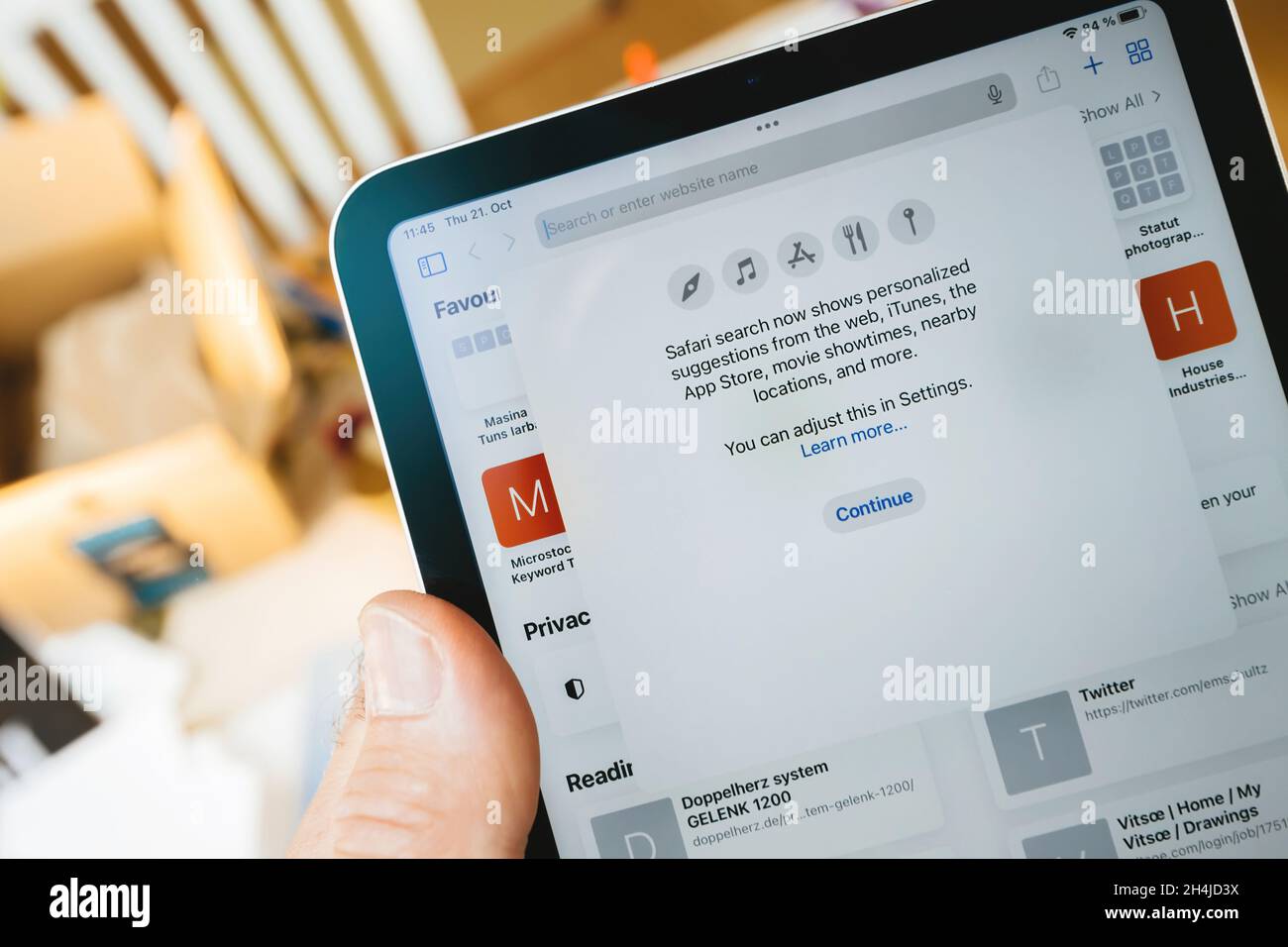Safari internet browser new features settings suggestions and icons on