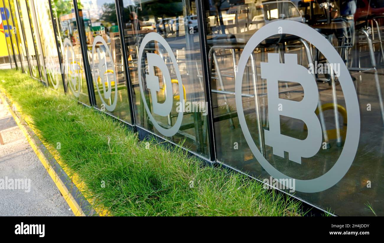 Coinmarket hi-res stock photography and images - Alamy