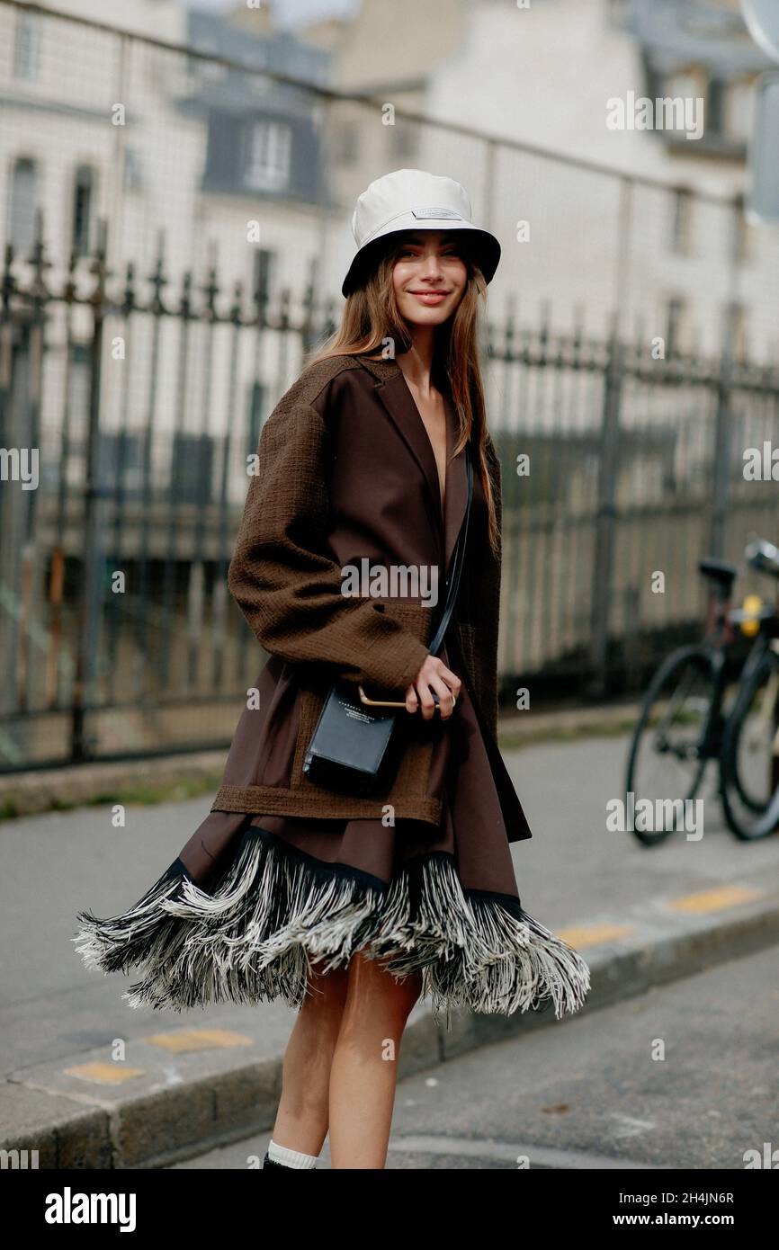 Street style, Mara Lafontan arriving at Victoria Tomas Spring Summer