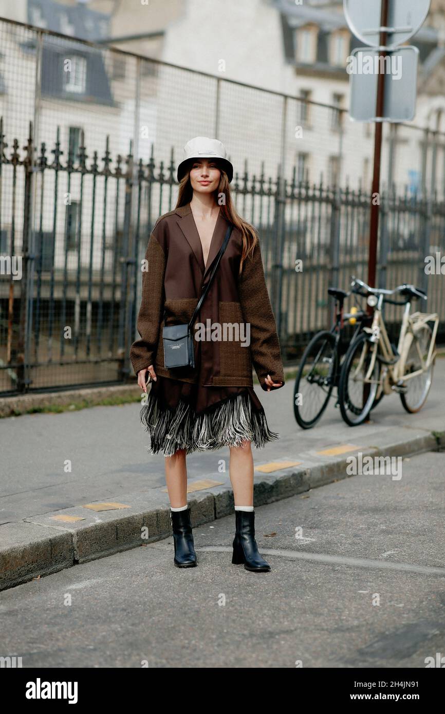 Street style, Mara Lafontan arriving at Victoria Tomas Spring Summer