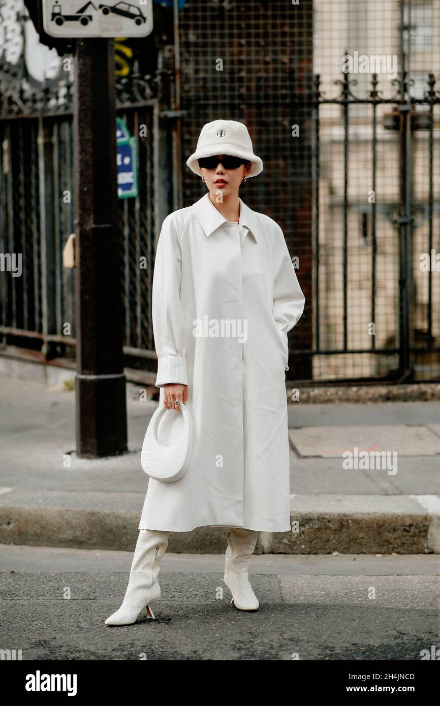 Street style, Xiayan arriving at Victoria Tomas Spring Summer 2022 show
